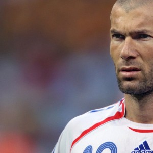 开云官网-阴影与光芒，当大坂的寂静遇见浓眉的90分钟，阴影与光芒，大坂的寂静与浓眉的90分钟