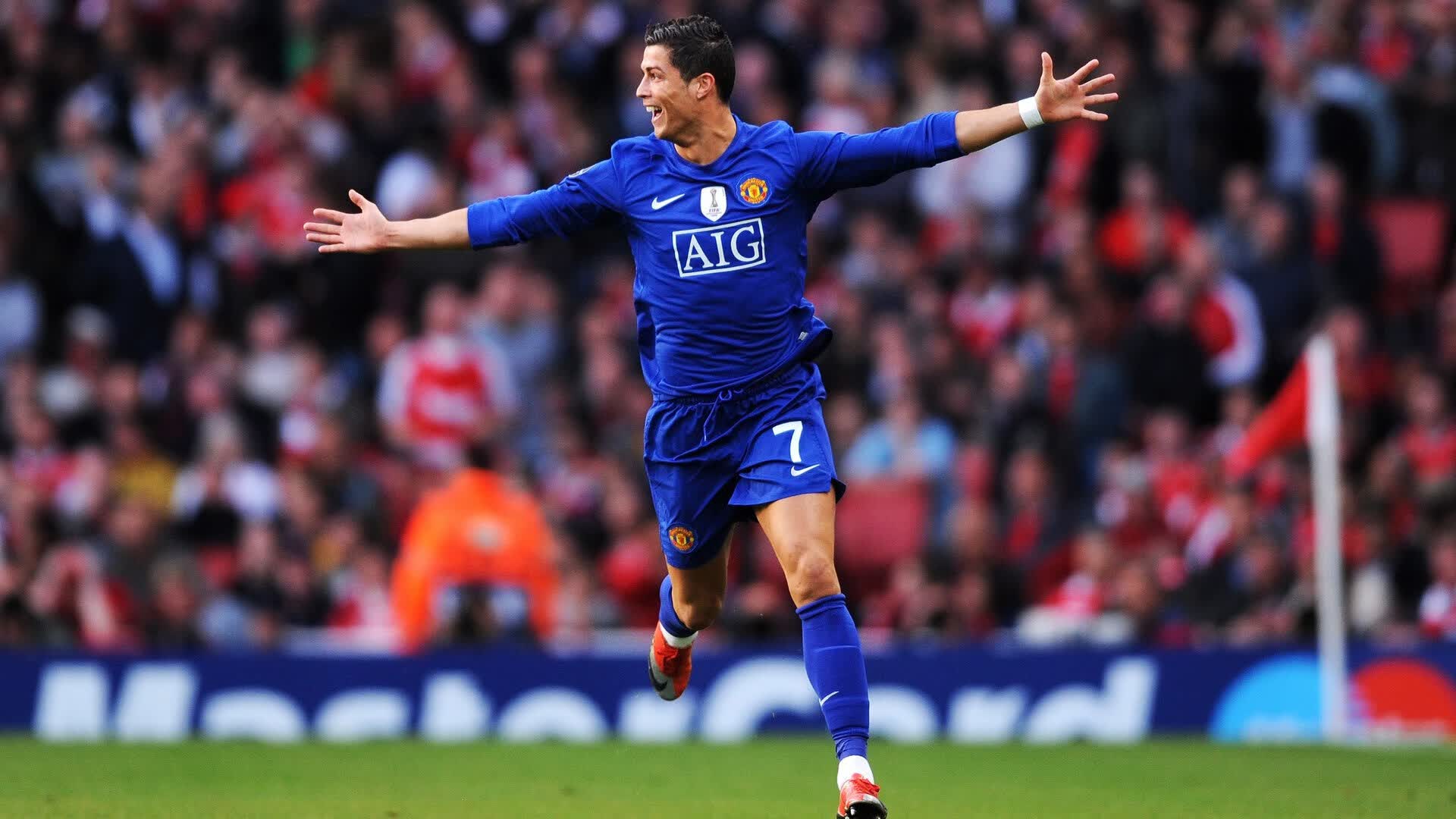 铁帅与水瓶的战争，足球场上失控的情绪是毒药还是解药？铁帅与水瓶的战争，足球场上失控的情绪是毒药还是解药？